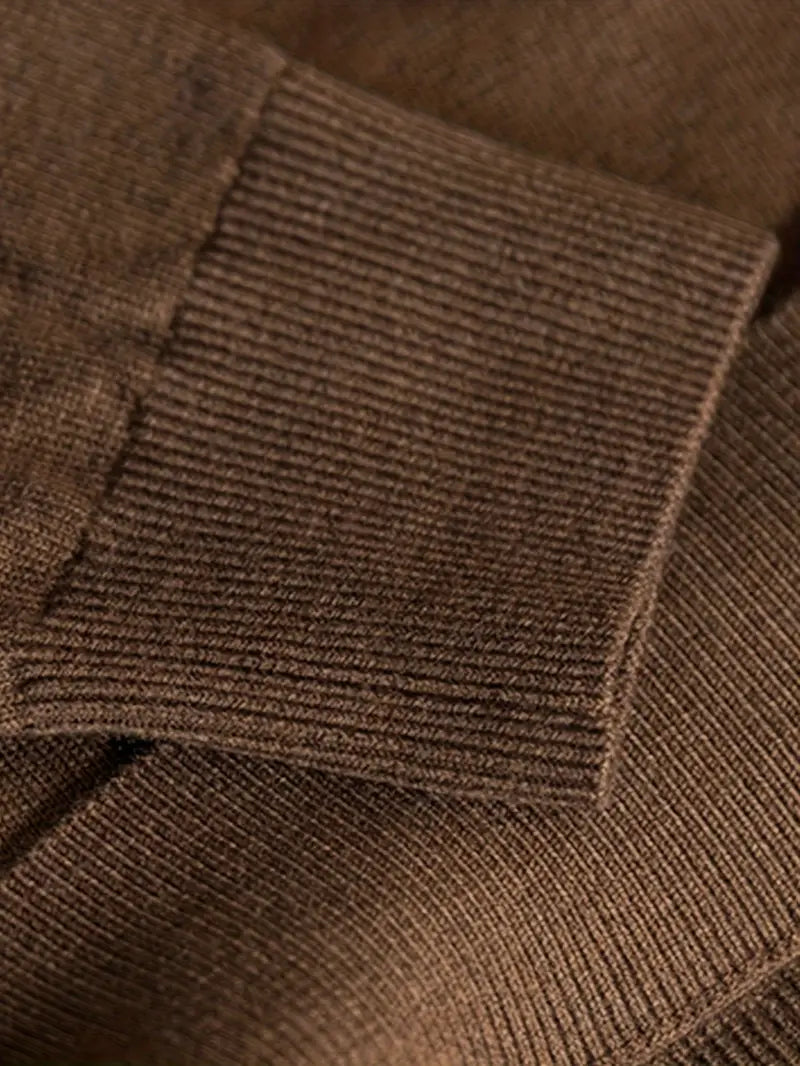 Kahverengi Boğazlı Kazak